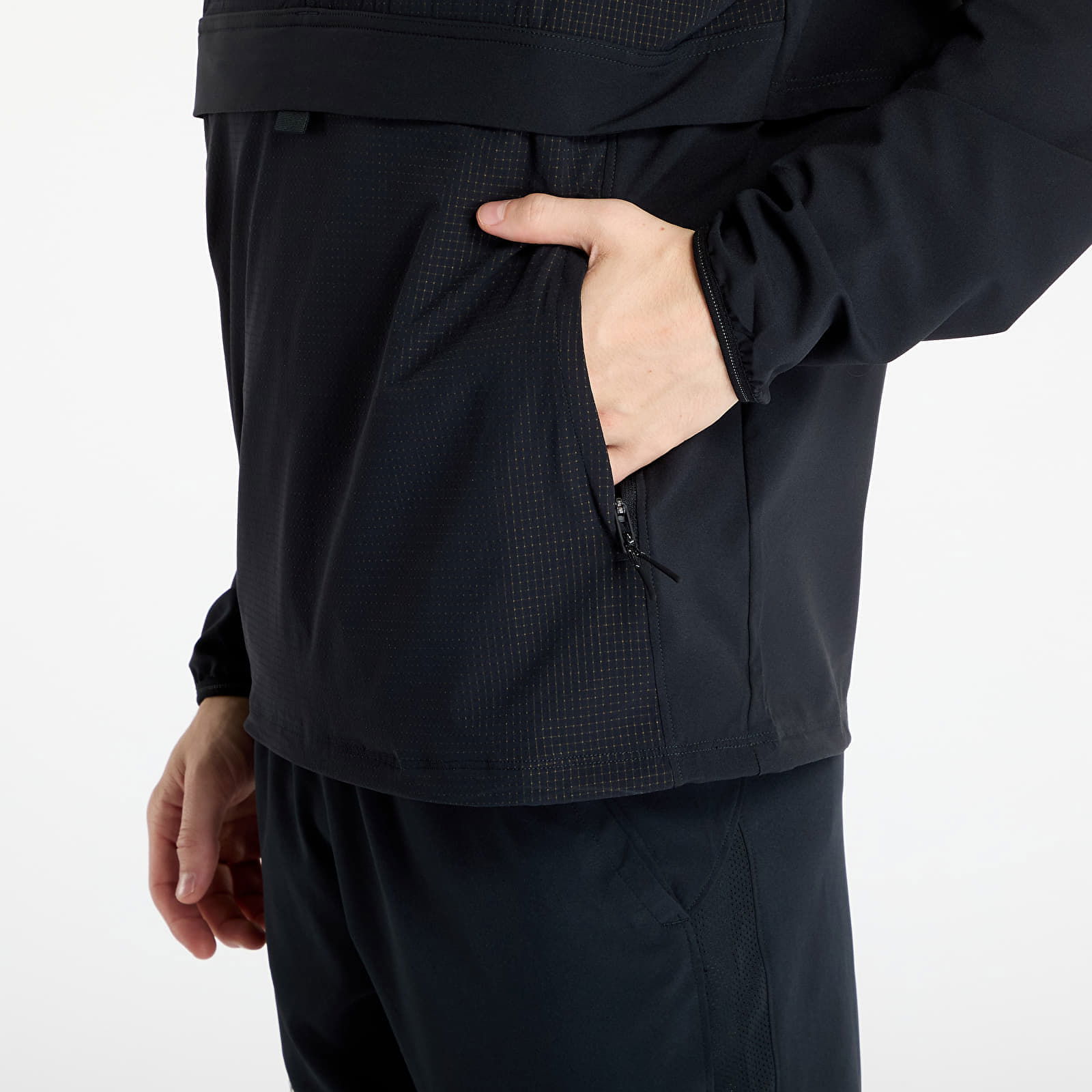 Run Anywhere Anorak Black