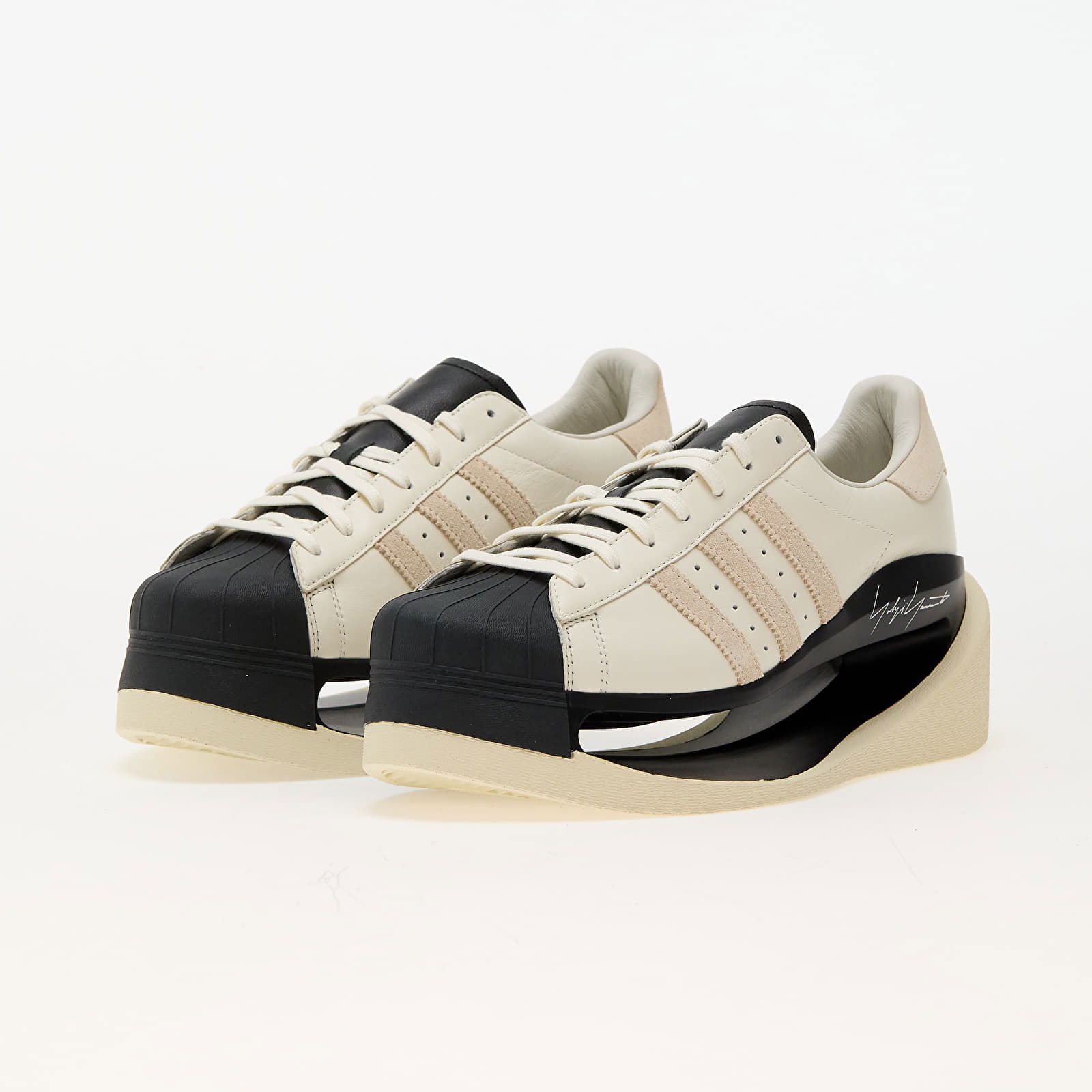 Gendo Superstar Off-White/ Aluminium/ Black