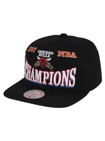 Mitchell & Ness NBA 97 Champions Snapback HWC Chicago Bulls HHSS1077-CBUYYPPPBLCK