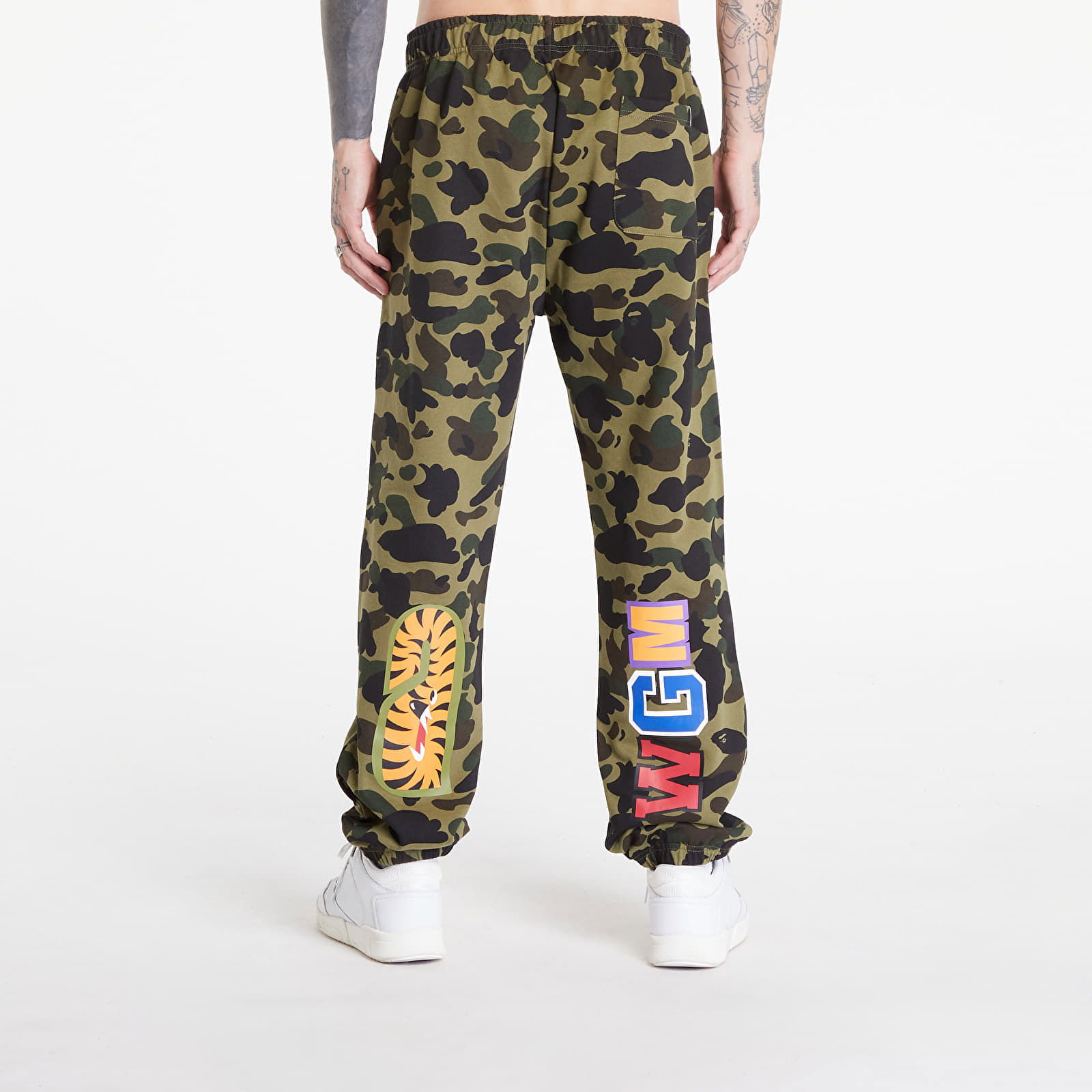 A BATHING APE 1St Camo Shark Sweatpants Green