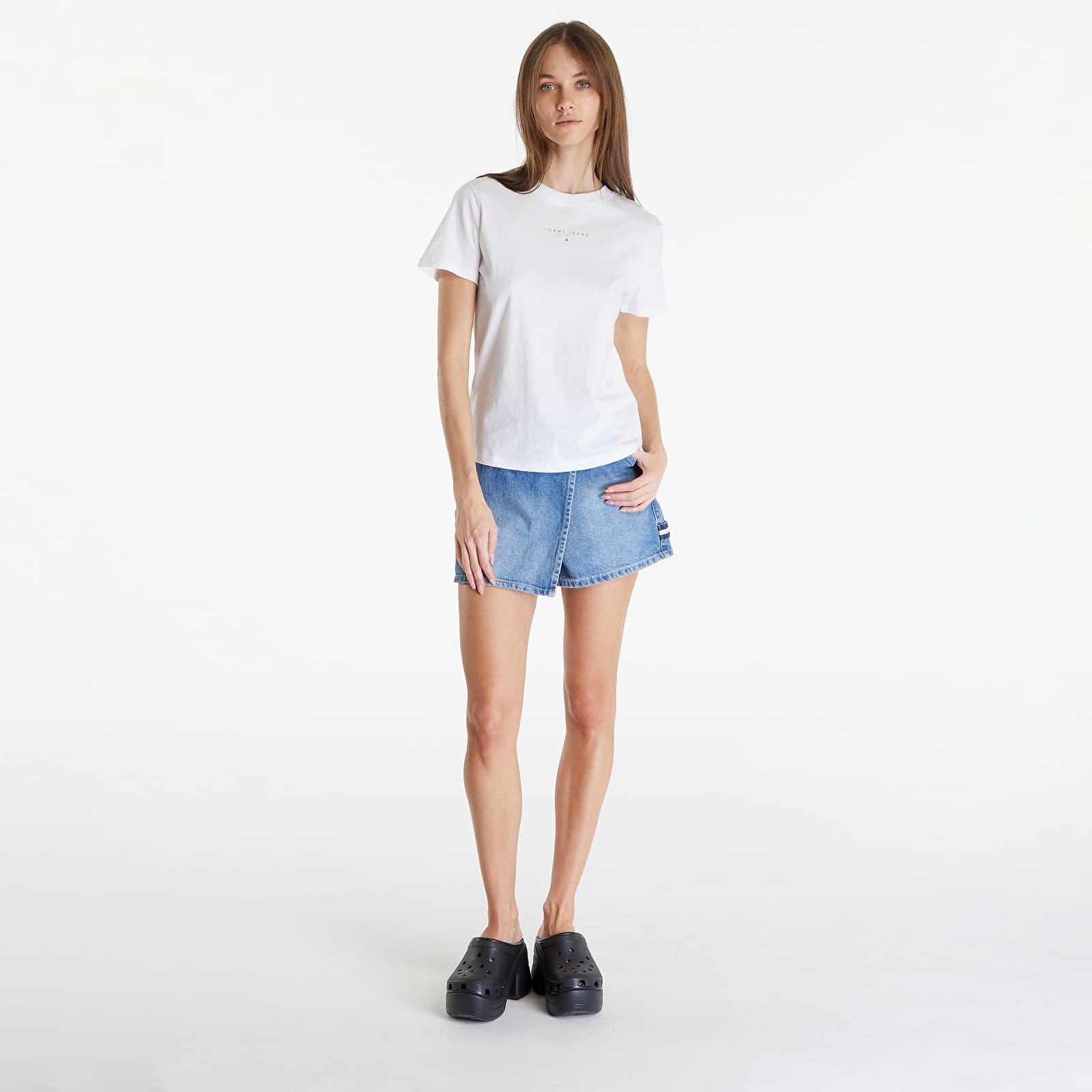 Dámské tričko Tommy Jeans Regrular Essential Logo Tee White