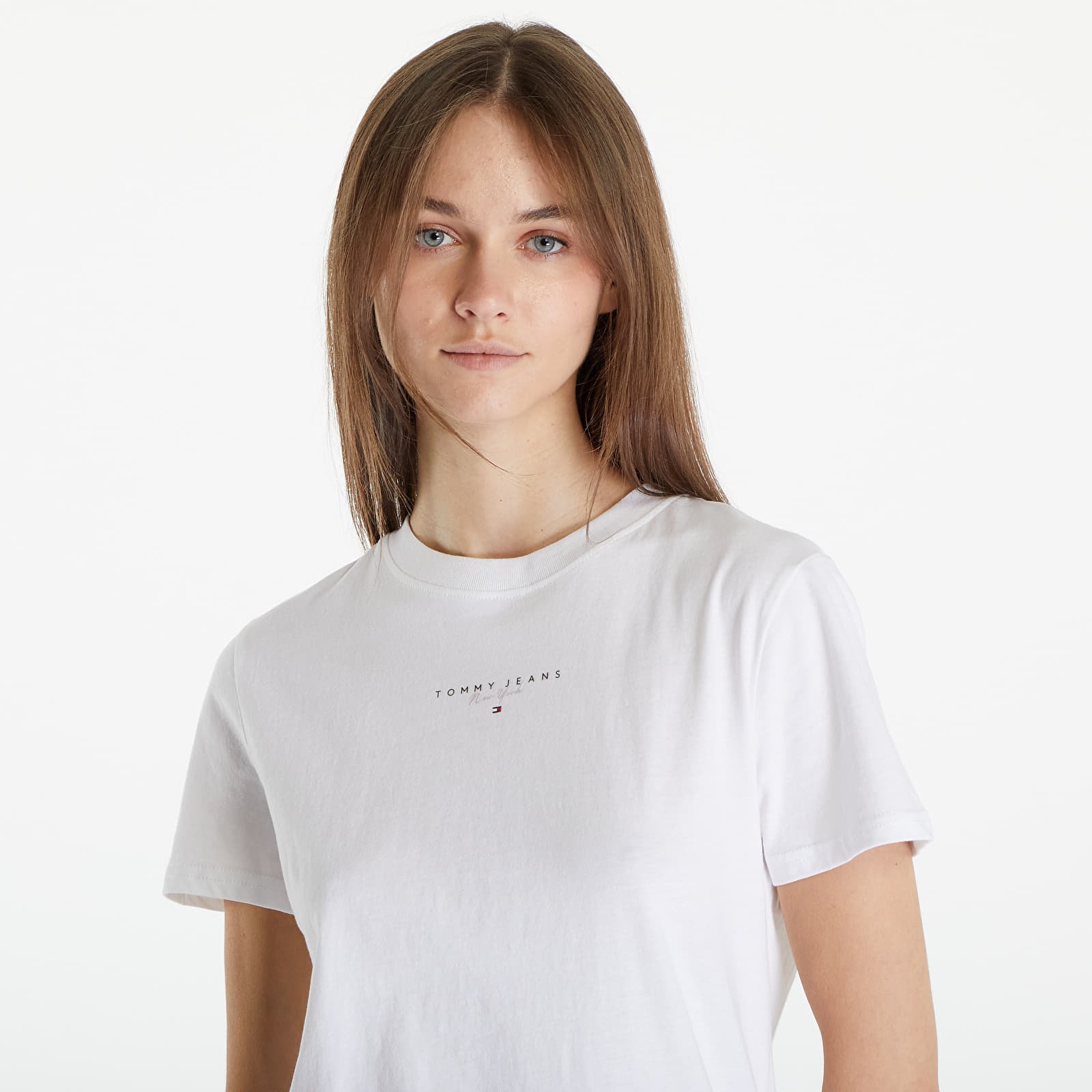 Dámské tričko Tommy Jeans Regrular Essential Logo Tee White
