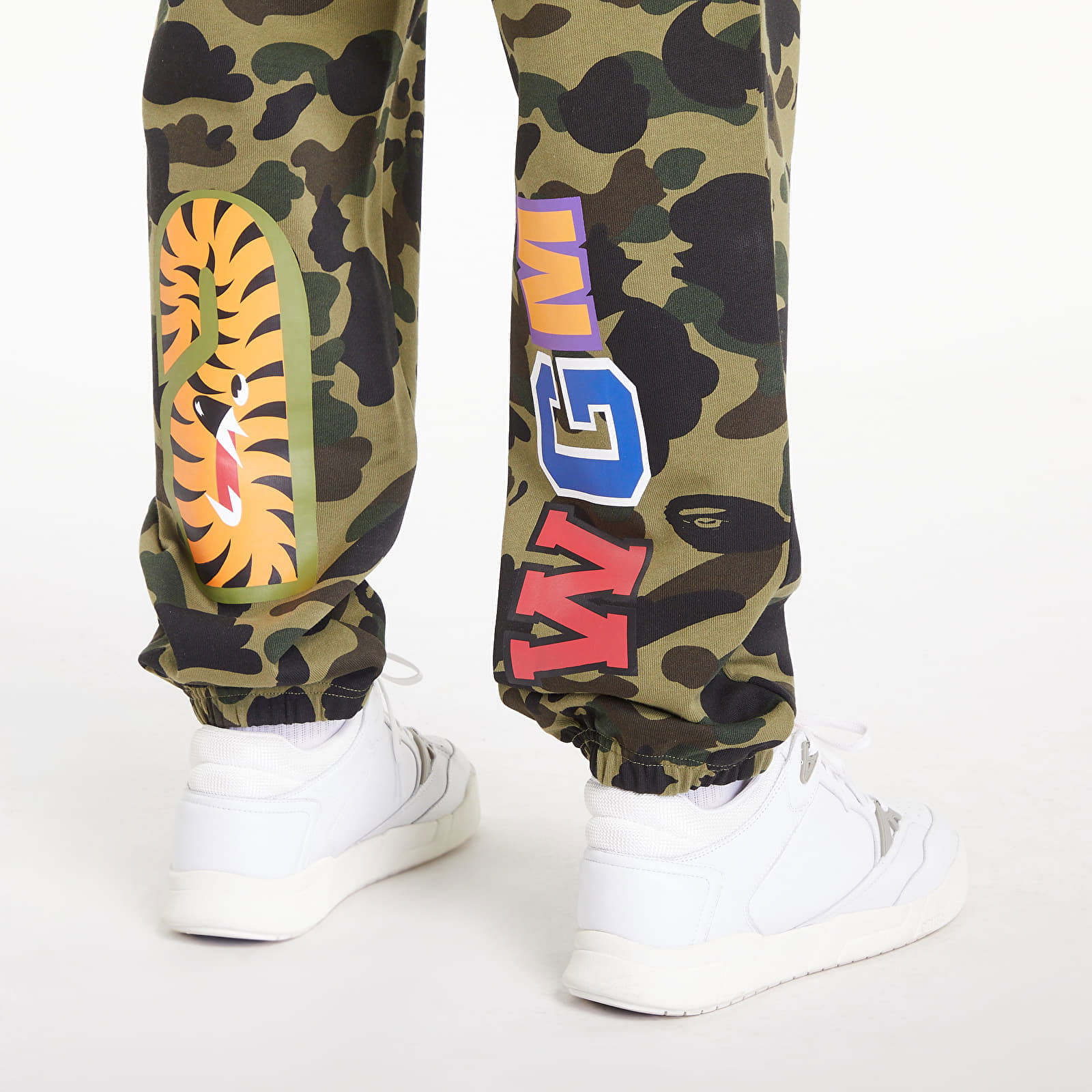 A BATHING APE 1St Camo Shark Sweatpants Green