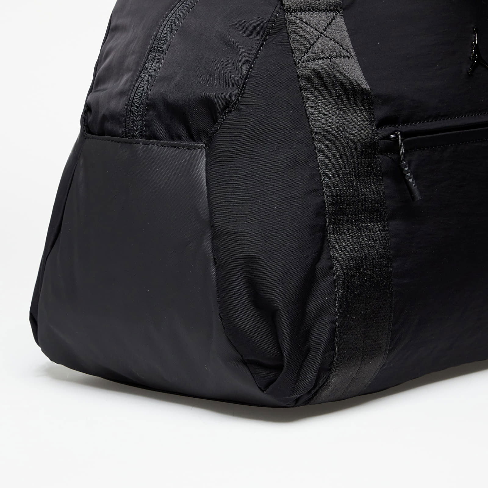 Jordan Alpha Duffle Black 18 l