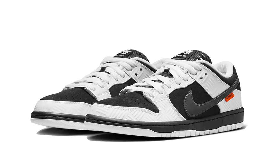 TIGHTBOOTH x Dunk Low