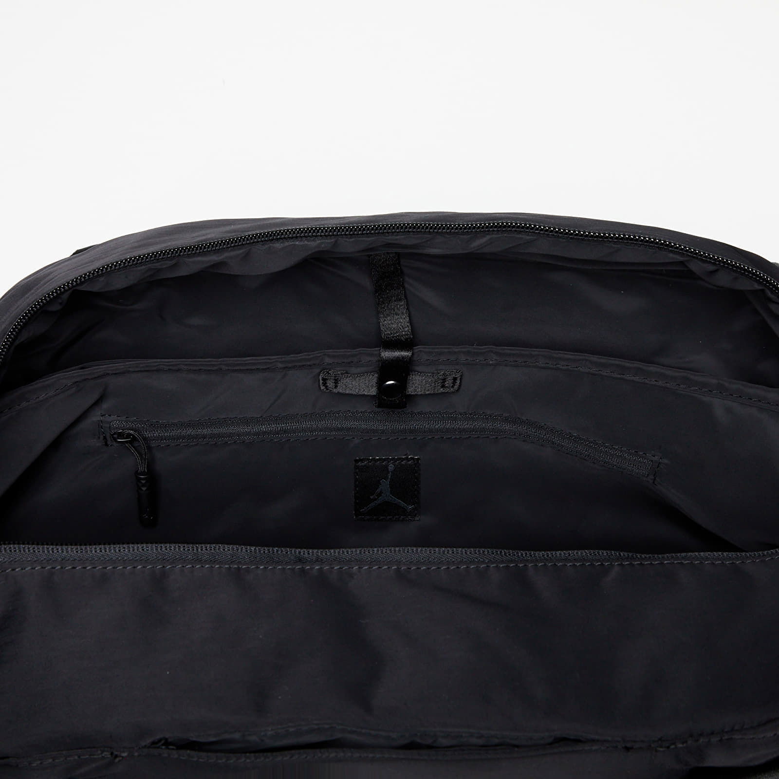 Jordan Alpha Duffle Black 18 l