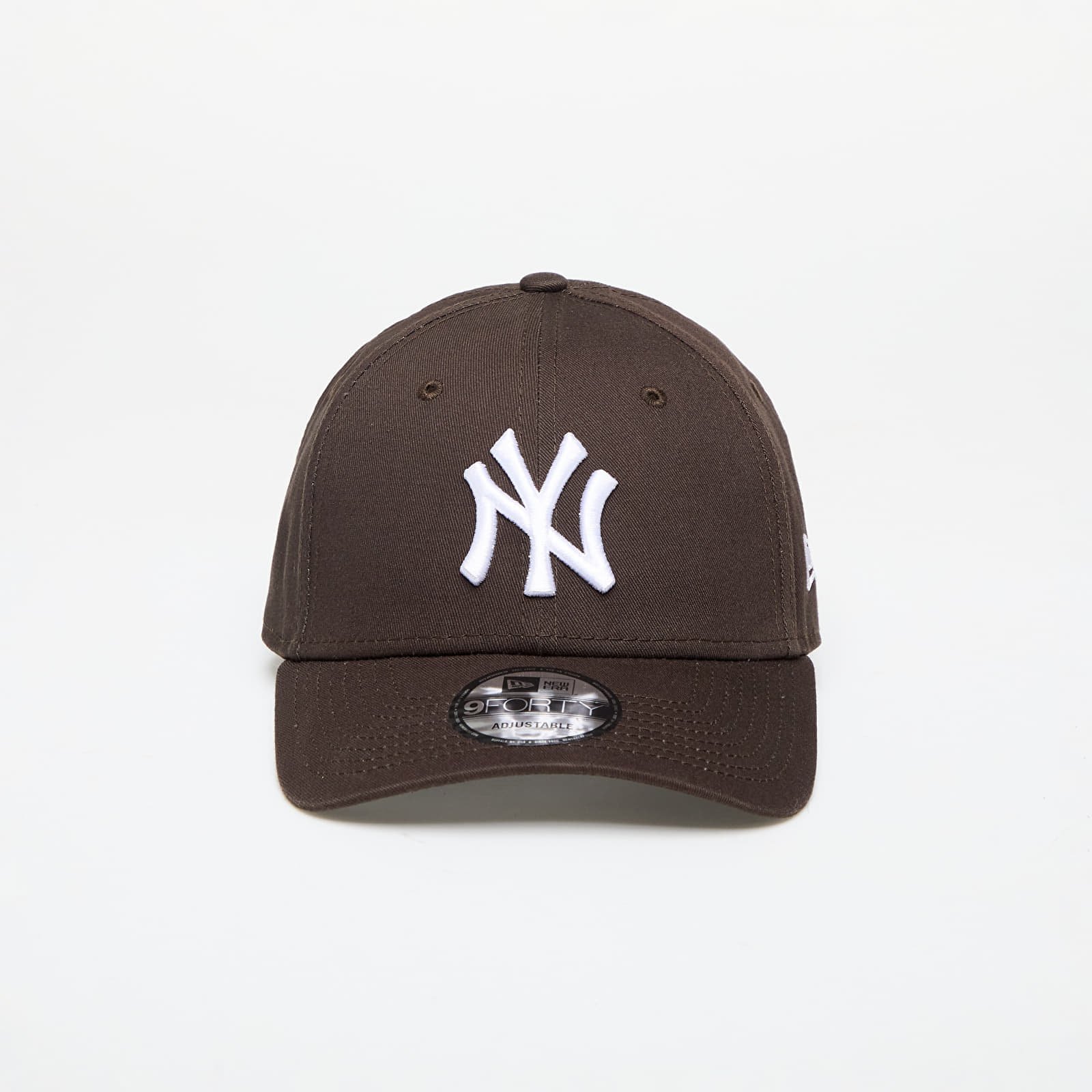 New York Yankees League Essential 9FORTY Adjustable Cap Dark Brown