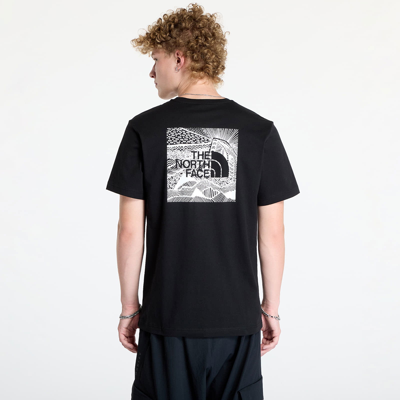 Redbox Celebration T-Shirt in Tnf Black