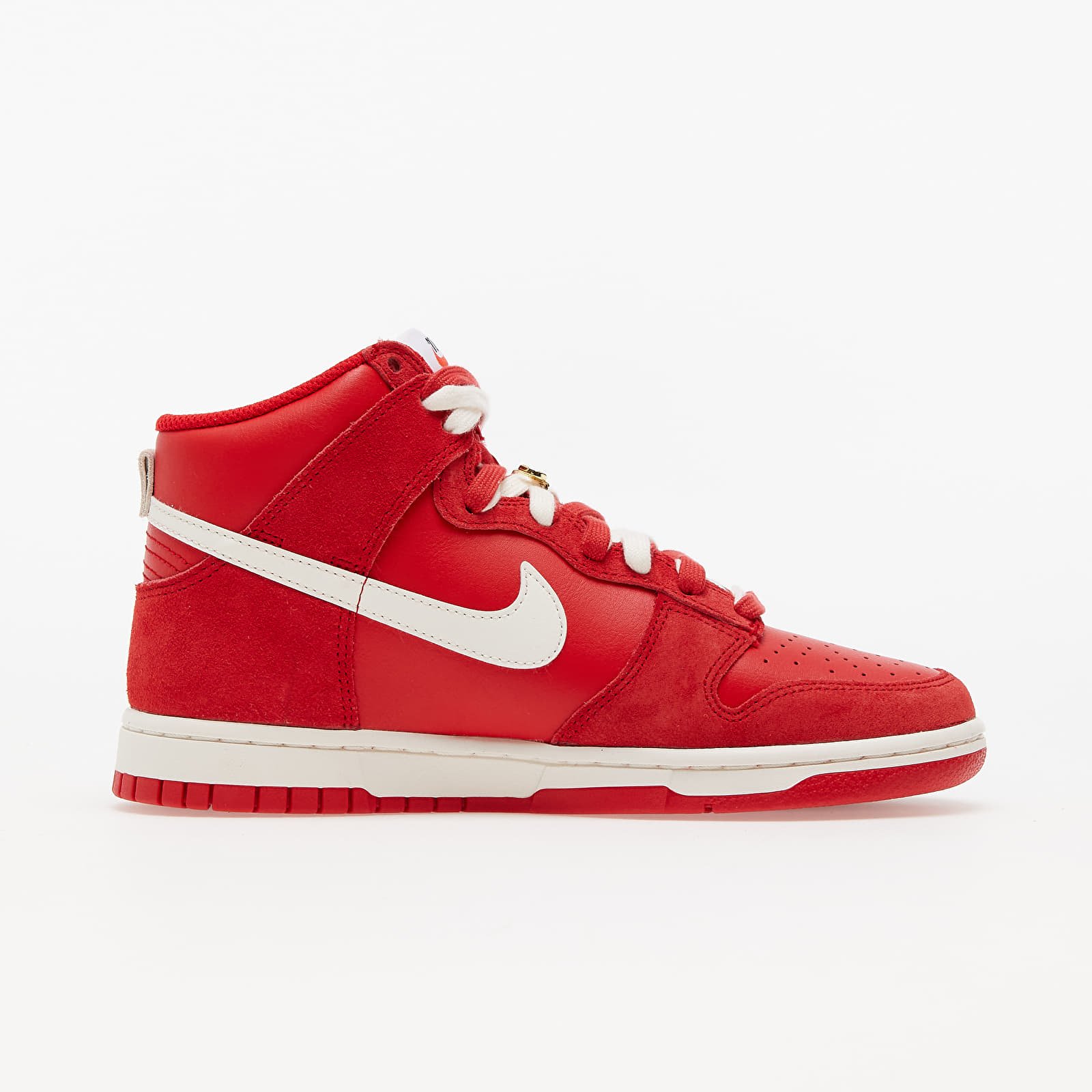 Dunk High SE "First Use Pack - University Red"