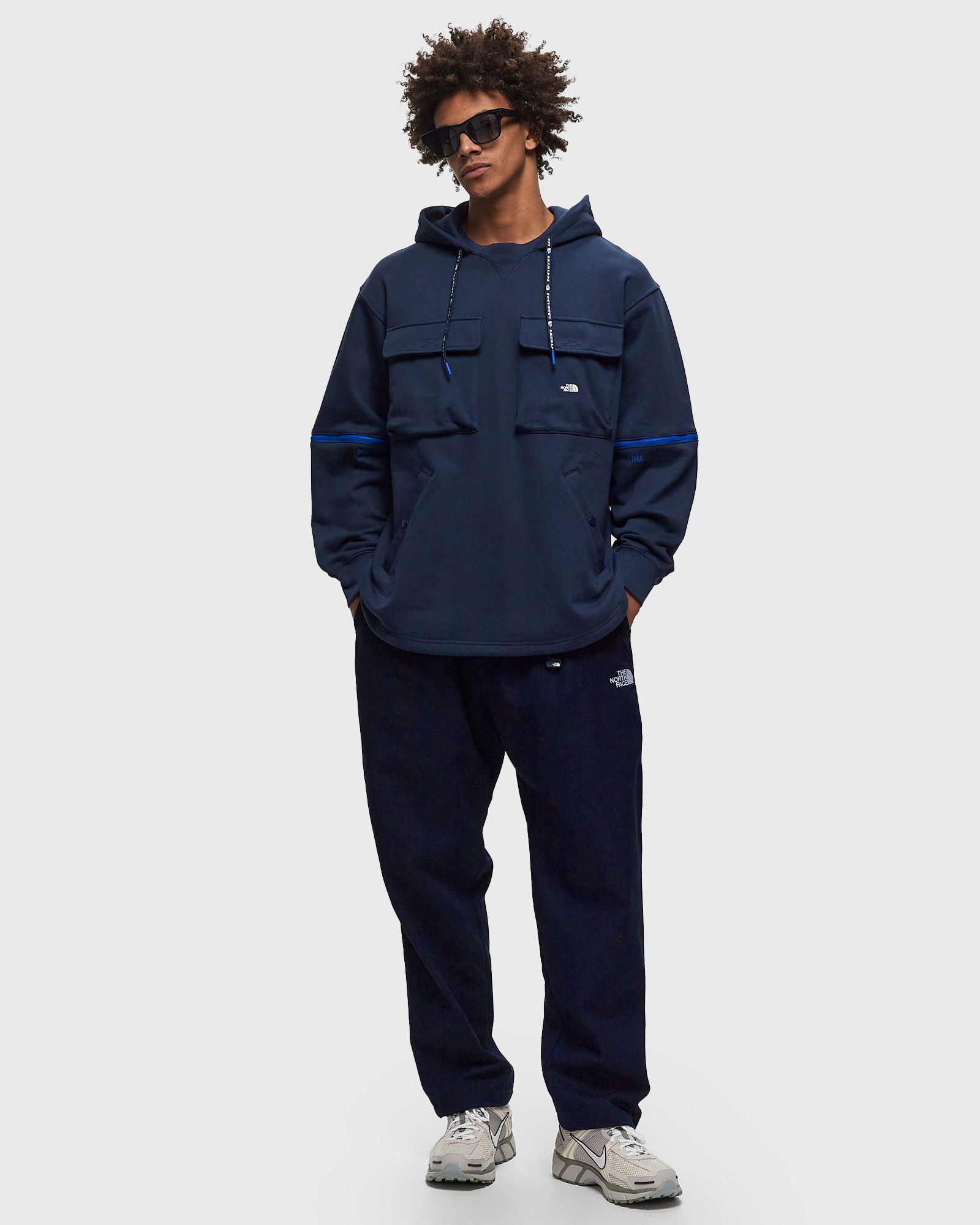 UE Hybrid Hooded Jacket in Summit Navy