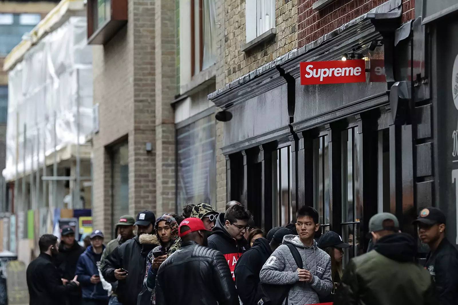Supreme, and the Botmakers Who Rule the Obsessive World of Streetwear